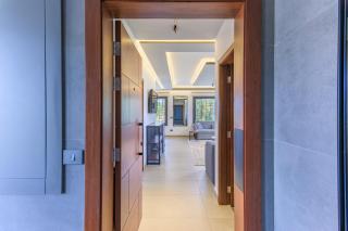 Cozy Chalet Stay with AC - 9