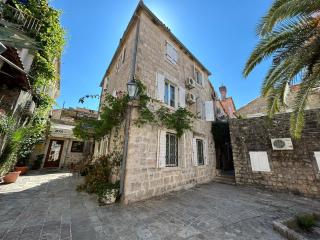 Michel Guesthouse - Budva - 3