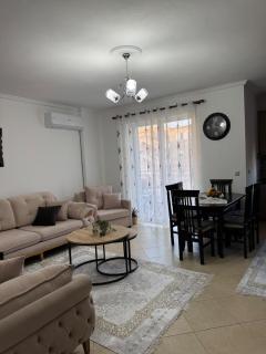 Mare apartament - Sarandë - 8