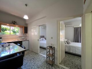 Nikos Studios Apts & Suites - 9