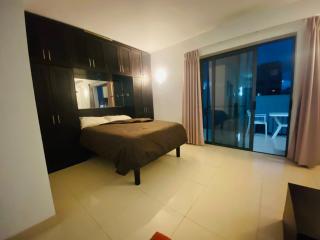 Stylish Studio with Side Sea-Views - - 3