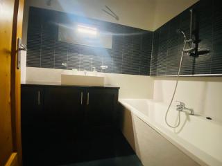 Stylish Studio with Side Sea-Views - - 1