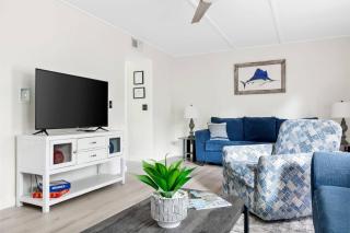 Renovated 3BR -Sleeps 8 - Grill, Beach, Dining, Downtown Fun - Charleston - 7