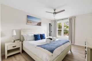 Renovated 3BR -Sleeps 8 - Grill, Beach, Dining, Downtown Fun - Charleston - 9