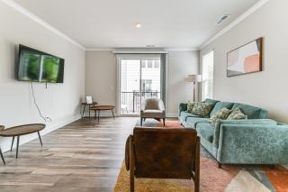 2 Mi to Uptown Charlotte Townhome with Balconies! - Charlotte - 7