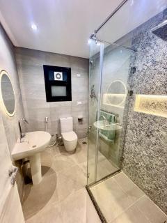 Luxury 180m Apartment near the Pyramids - ‘Ezbet `Abd el-Ḥamîd - 3