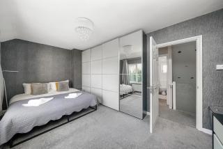 Elegant 3Bed Family Home in Chadwell Heath Pass the Keys - 9