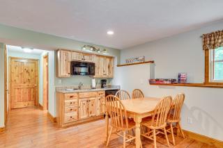 Ski, Hike and Fish Chalet with Hot Tub in Conway - Conway - 7