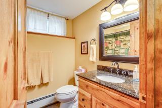 Ski, Hike and Fish Chalet with Hot Tub in Conway - Conway - 3