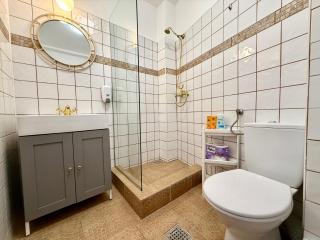 The Romantic Residence - Bucarest - 6