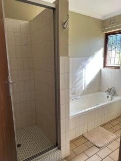 BlueHive guesthouse L - Port Edward - 0