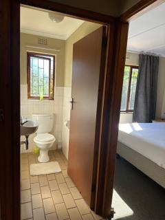 BlueHive guesthouse L - Port Edward - 6