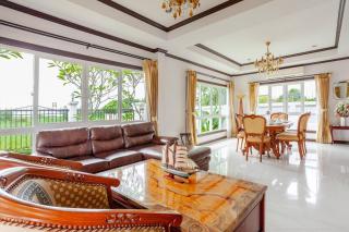 Luxury Iconic Royal Boat Pool Villa North Pattaya - 9