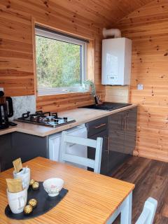 'Cosy Gem' Cabin Woodland Retreat Randalstown NI - 6