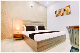 HOTEL ESHANI PREMIUM STAY Near Shri Mahakaleshwar Jyotirlinga Temple - Ujjain - 0