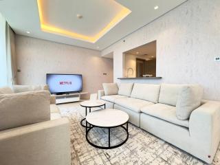 Unique Luxury White 2BR Apartment - 9