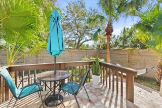 The Look-Out Private Rooftop 5 Minutes to the Beach & DownTown - 9
