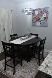 Sisters Savvy Home - 8