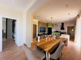 Seafront Penthouse with Sunset Views & Jacuzzi - Valona - 4