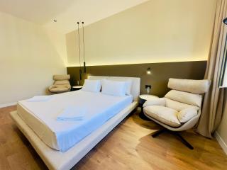 Seafront Penthouse with Sunset Views & Jacuzzi - Valona - 1