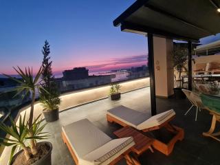 Seafront Penthouse with Sunset Views & Jacuzzi - Valona - 0