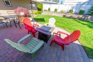 Spacious 3BR Family Retreat w Fire Pit BBQ Smart TVs & More - Spokane Valley - 5
