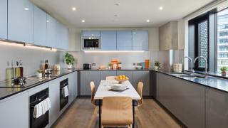 Student Only 3 Bed Private Flat with Shared Washroom Battersea - Londra - 0