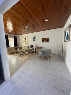 Casa con tres dormitorios y garaje - Montería - 9