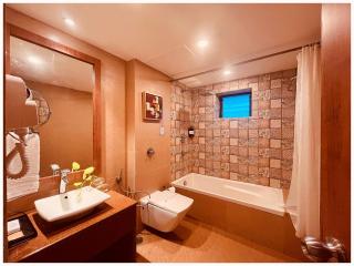HOTEL KAVINKA PALACE Near Shri Mahakaleshwar Jyotirlinga Temple - Best Hotel In Ujjain - Ujjain - 4