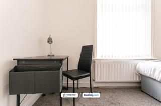 Manchester Work Stays 2BR Home with Parking & WiFi - Manchester - 7