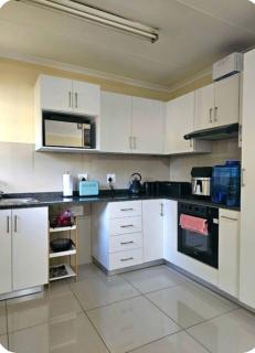 Ermelo 2 bedrooms, 2 bathrooms,full kitchen - Ermelo - 9