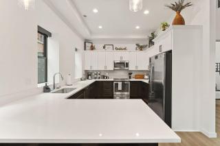 Modern Luxury - 3 Bed in the Heart of Downtown - Spokane - 8