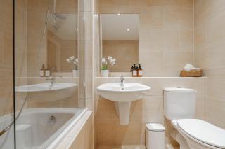 Central Town Retreat Modern 2BR2BA Apartment Sleeps 7 - 6