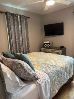 Mad Hatter Hideaway - Sumter - 8