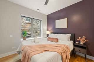 3 Bed 2 Bath Chicago Retreat w Balcony & Parking - Chicago - 6