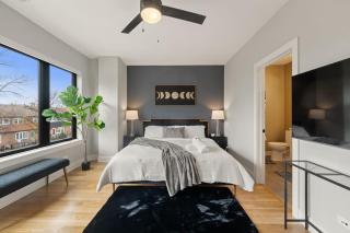3 Bed 2 Bath Chicago Retreat w Balcony & Parking - Chicago - 4