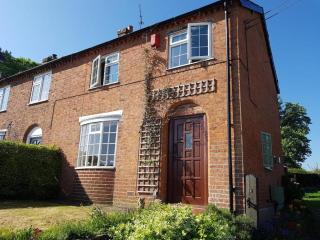 Well located 3 bedroom cottage - Whitchurch - 0