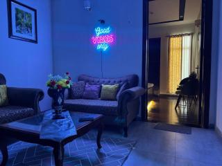 Luxury 1BHK in Gulberg Arena with Balcony - Islamabad - 4
