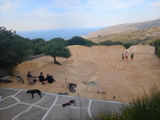 Bluenigma Hotel and Backpackers - Andros - 1