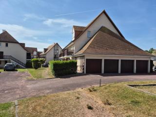 Petite cour privée - à 1minute à pied de la plage - Merville-Franceville-Plage - 3