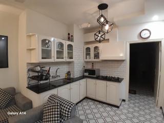 Luxury 1BHK in F11 Prime Location Cozy Stay - Islamabad - 3
