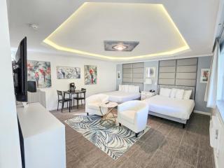 Island House Resort Hotel - 8