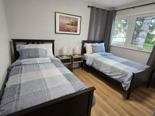 Streetsville Heritage Retreat - Prime Location - 8