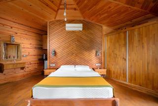 Mandarin Bungalow - 2