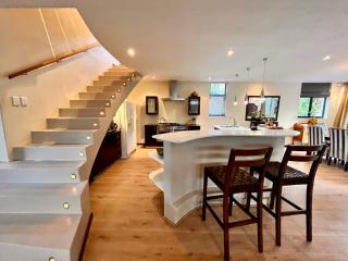 Pet Friendly Home Near Beach - 2