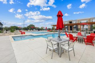 Luxury Pool Home, Mins To Hospitals, Gym - Marble Falls - 9
