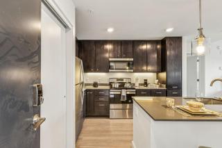 Luxury Pool Home, Mins To Hospitals, Gym - Marble Falls - 3