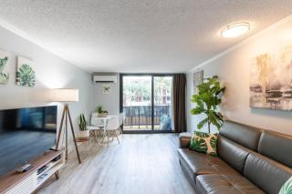 Stunning 1BR with lanai -2 blocks to Waikiki Beach - Honolulu - 4