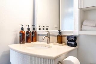 Stunning 1BR with lanai -2 blocks to Waikiki Beach - Honolulu - 8