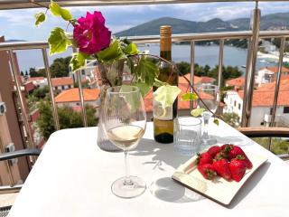 Getaway Penthouse, Stunning Sun n Ocean Views - Trogir - 8